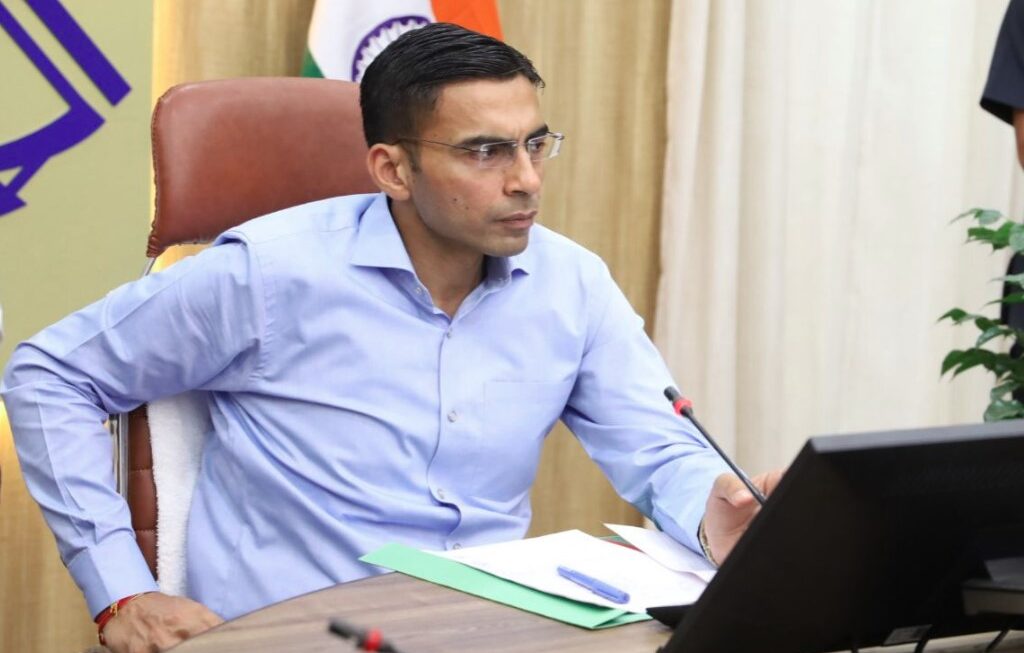 मुख्यमंत्री की प्रेरणा से दून शहर में नए- नए प्रोजेक्ट लाकर आधुनिकता की ओर ले जाने में जुटे डीएम सविन