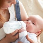 क्या आप भी अपने बच्चों को प्लास्टिक की बोतल से पिलाते हैं दूध, अगर हां, तो जान लीजिये इसके दुष्प्रभाव 