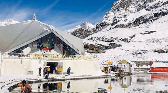 हेमकुंड साहिब यात्रा का शुभारंभ: पंज प्यारों की अगुवाई में श्रद्धालुओं का जत्था रवाना,